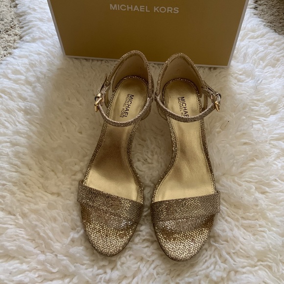 GOLD GLITTER MICHAEL KORS HEELS - Picture 1 of 6